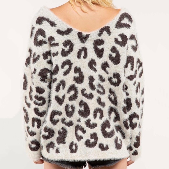 Snow Leopard Mohair Sweater - Picture 5 of 8